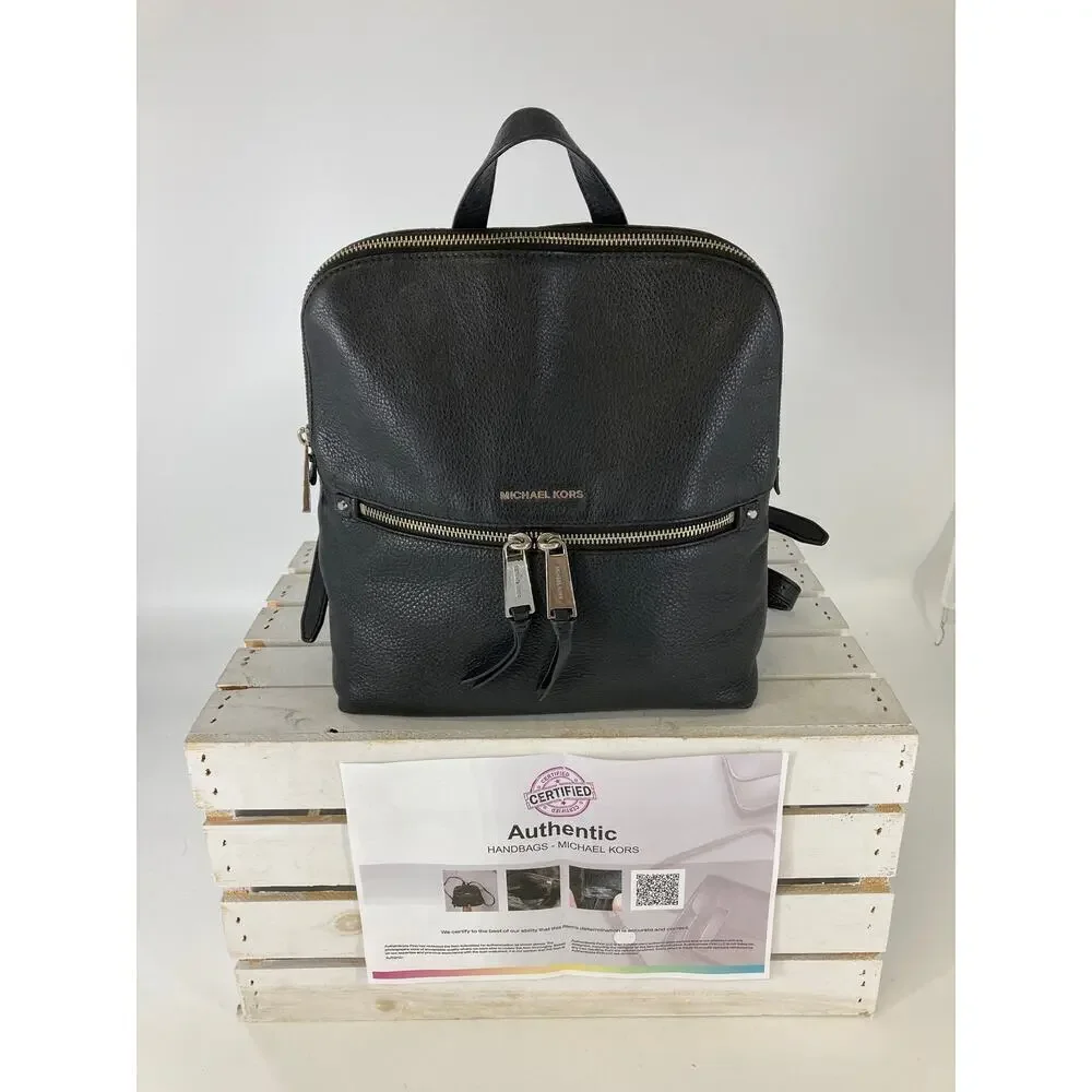MICHAEL KORS, MEDIUM SIZE BLACK PEBBLED LEATHER BACKPACK (ASIS)